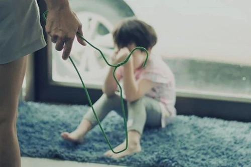 [Tin nhanh tối 19-1-2022] Bé gái 9 tuổi nghi bị ‘chị dâu’ bạo hành