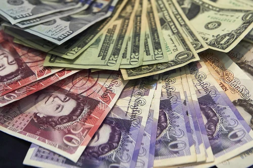 Công ty điện lực ở Anh suýt “phá sản” vì lỗi… đánh máy