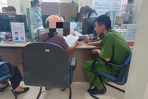 [Tin nhanh sáng 7-6-2022] Người phụ nữ suýt ‘bay’ 250 triệu đồng vì ham nhận quà ‘ảo’