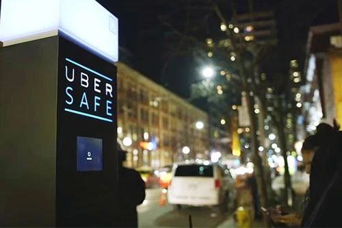 Ki-ốt Ubersafe đưa người quá chén về nhà miễn phí