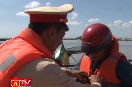 Đảm bảo an toàn giao thông đường thủy trước mùa mưa bão 2015
