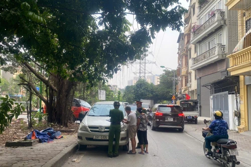 Bền bỉ tuyên truyền và xử lý nghiêm vi phạm trật tự đô thị tại ngõ 553 Giải Phóng