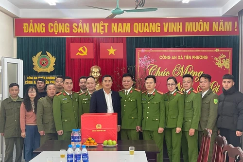 Nắm chắc địa bàn, đảm bảo tuyệt đối an ninh, an toàn để người dân vui Xuân đón Tết