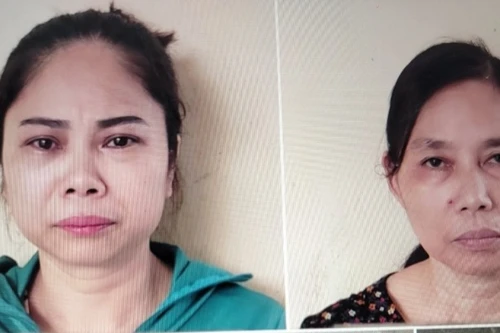 Bắt quả tang nhóm phụ nữ buôn bán hàng giả là phụ gia thực phẩm