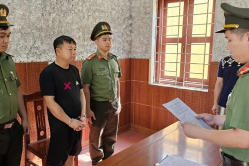 Lật tẩy kẻ xưng danh cán bộ Văn phòng trung ương Đảng, Văn phòng Chính phủ