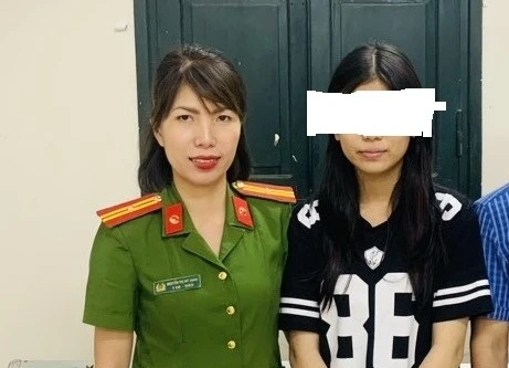 Bàng hoàng nửa khuya, nữ sinh lao mình xuống hồ Quỳnh định tự vẫn