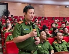 Đối thoại với cán bộ chiến sỹ Công an 21 phường để giải quyết các khó khăn, vướng mắc