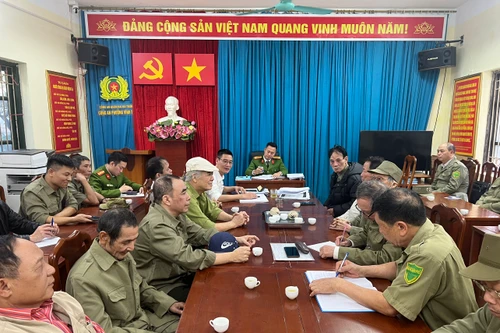 Lặng thầm những sắc phục cỏ úa chung sức giữ bình yên địa bàn