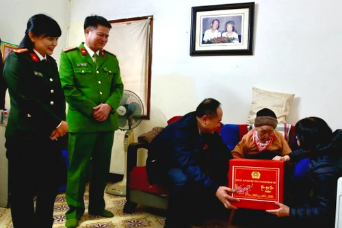 Ban Giám đốc Công an Hà Nội tri ân, tưởng nhớ thế hệ cha anh