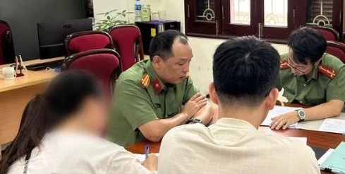 Triệu tập 2 cá nhân đăng tải thông tin sai sự thật liên quan đến vụ cháy tại phường Trung Hòa 