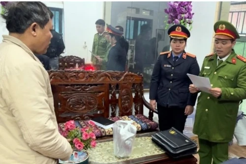 Bắt Giám đốc Ban quản lý dự án huyện ở Thái Bình về tội lợi dụng chức vụ...