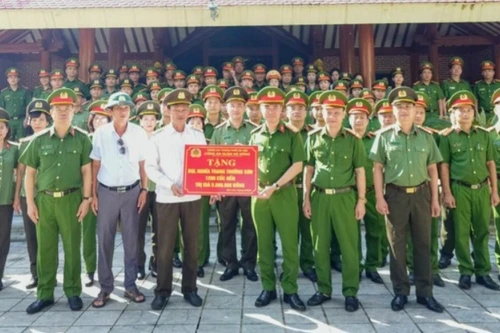 Trở về “địa chỉ đỏ” giáo dục truyền thống yêu nước cách mạng