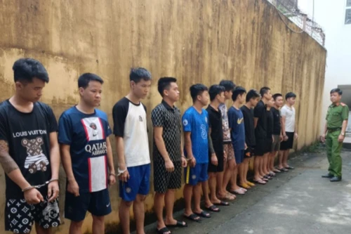 Triệt phá đường dây cho vay lãi nặng bằng thủ đoạn thế chấp ‘tất tần tật’ điện thoại iPhone