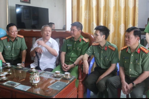 Khắc ghi, tri ân những đóng góp to lớn của lớp lớp thế hệ cha anh