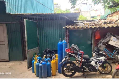 Bí ẩn trong những chiếc va ly và thùng xốp chuyên đựng cá hồi rời ngõ 13 phố Võ Thị Sáu