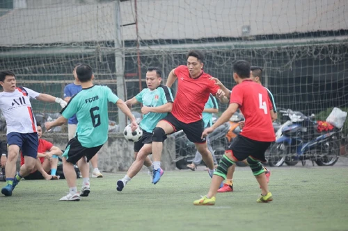 Sôi nổi Giải bóng đá 7 người Cụm thi đua số 4