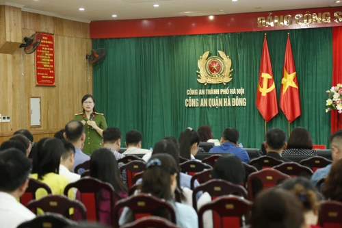 Chung tay bảo vệ con trẻ trước những mặt trái xã hội và ‘lằn ranh đỏ’ của pháp luật