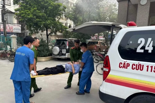 Buồn chán chuyện gia đình, cụ ông 78 tuổi lên cầu Nhật Tân định tự tử