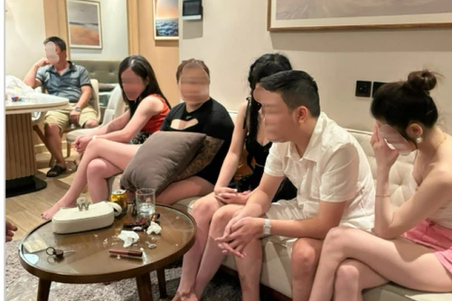 Nhóm 'nam thanh, nữ tú' thuê căn hộ chung cư bay lắc bầy đàn