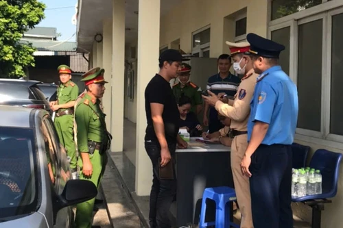 Kiểm tra đột xuất, test ma túy đối với tài xế tại bến xe Giáp Bát