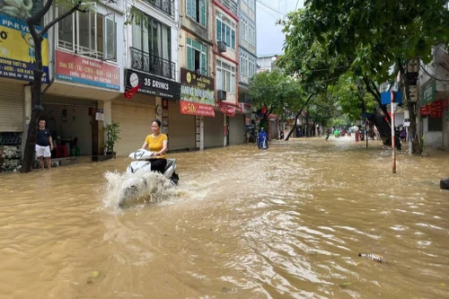 Quận Ba Đình khuyến cáo hạn chế phương tiện khu vực Phúc Xá - Tân Ấp