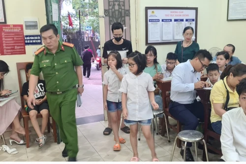 Phục vụ công dân làm Thẻ Căn cước: Thể hiện rõ tính chuyên nghiệp và tinh thần trách nhiệm