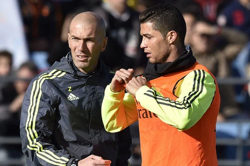 Trước thềm Siêu kinh điển Barca - Real: Núi cao trước mắt Zidane