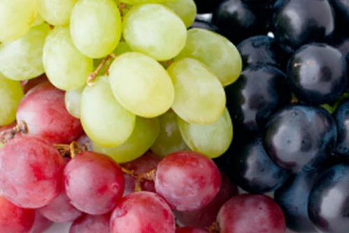 Ăn nho giảm nguy cơ mù lòa