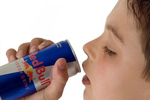 Nước uống tăng lực gây hại tim