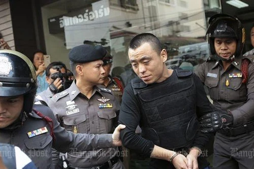 Cướp cửa hàng súng, một người Trung Quốc bị bắn chết