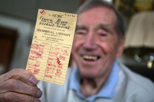 Trả lại sách sau 72 năm