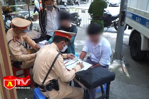 Xử lý gần 1.000 trường hợp vi phạm giao thông sau 1 tháng thực hiện cao điểm