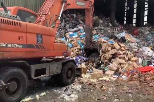 Tiêu hủy gần 8 tấn mỹ phẩm nhập lậu, không đảm bảo điều kiện lưu thông trên thị trường