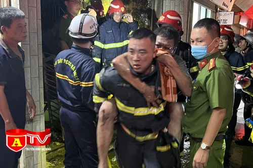 Bộ trưởng Bộ Công an Tô Lâm khen ngợi cảnh sát PCCC dũng cảm cứu 4 người mắc kẹt trong đám cháy