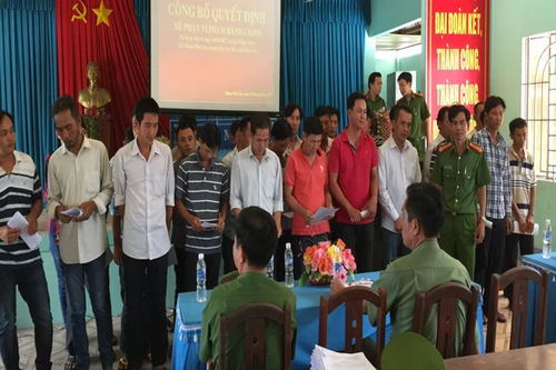 Phạt gần 75 triệu đồng đối với 44 đối tượng tham gia đá gà ăn tiền