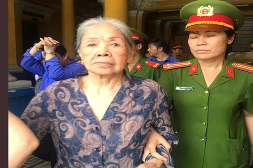 Cụ bà cầm đầu đường dây mua bán ma túy "khủng"