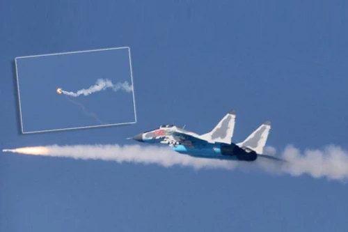 [ẢNH] Phi đội chiến thần MiG-29 Triều Tiên "khẹt lửa" trên bầu trời