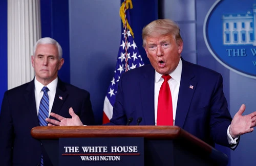 [ẢNH] Tổng thống Trump tìm người đổ lỗi khi dịch bệnh Covid-19 diễn biến nghiêm trọng