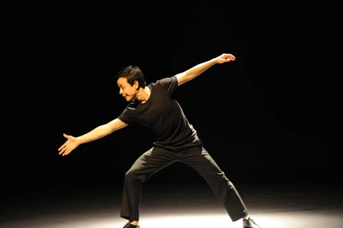  Nghệ sỹ trẻ Hoàng Tùng độc diễn kịch câm