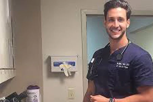 Đấu giá cuộc hẹn hò làm từ thiện