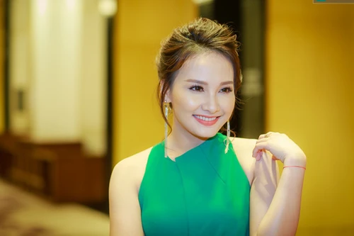 Bảo Thanh "đính chính" lại thông tin lấy chồng vì "bác sĩ bảo cưới"