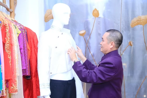 NSƯT Xuân Hinh chuẩn bị kinh doanh nghề tay trái?