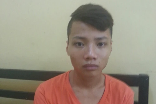 Gã trộm đồng tính sa lưới vì chăm... check in Facebook