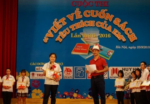 Bình về "Người mẹ cầm súng", học sinh lớp 7 đạt giải Nhất