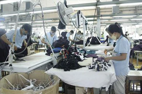 Ngành dệt may: Không tăng lương, khó thu hút công nhân