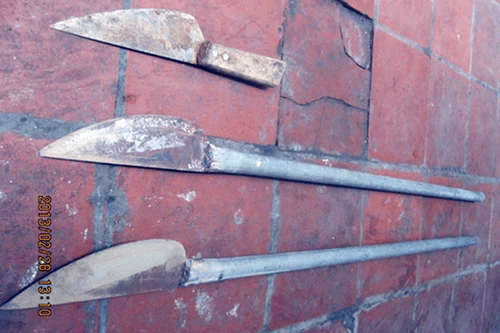 Sát hại người cùng thôn bằng dao “phóng lợn“