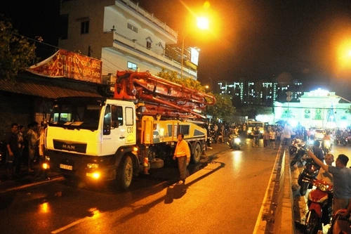 Nữ tạp vụ bị xe bơm bê tông cán tử vong thương tâm