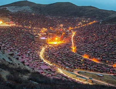 Bên trong “Ngôi làng Phật giáo” bí ẩn lớn nhất thế giới