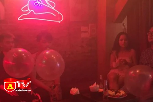 Phát hiện nhiều quán bar kinh doanh bóng cười trái phép
