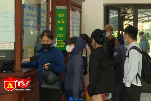 Đường sắt giảm giá vé tàu cho học sinh, sinh viên nhập học